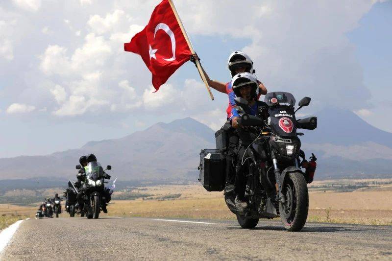 Motosiklet tutkunları buluştu, tarihi ve turistik yerler gezildi 7